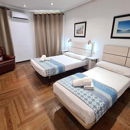Hostal Santa Barbara Madrid Esterno foto