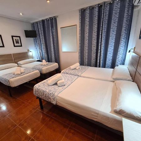 Hostal Santa Barbara Madrid Esterno foto