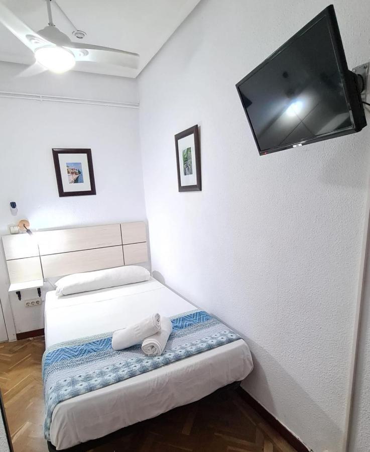 Hostal Santa Barbara Madrid Esterno foto