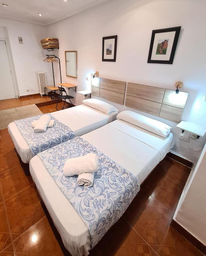 Hostal Santa Barbara Madrid Esterno foto
