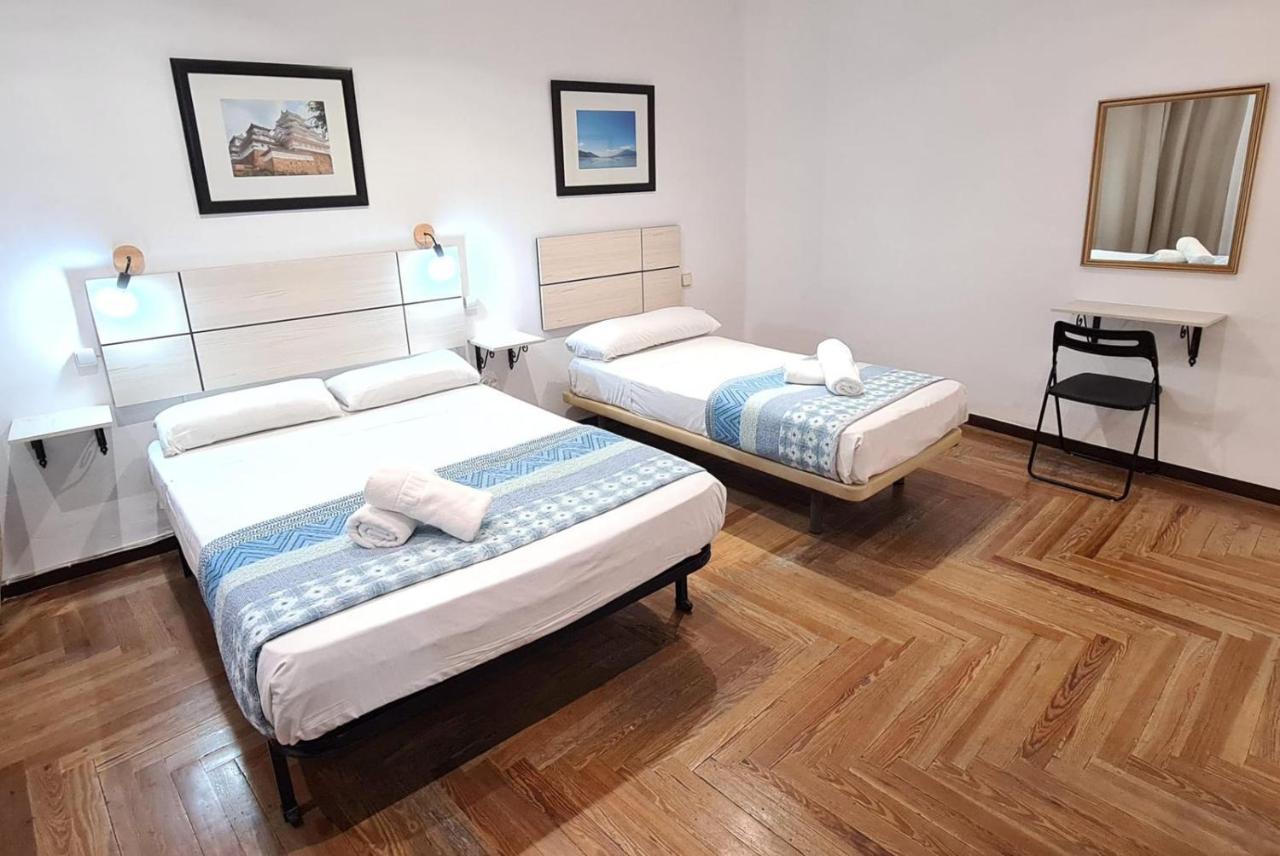 Hostal Santa Barbara Madrid Esterno foto