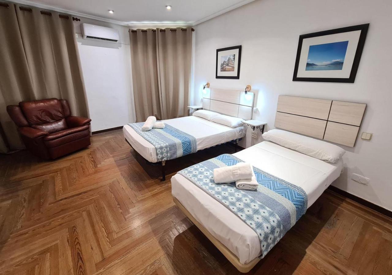 Hostal Santa Barbara Madrid Esterno foto