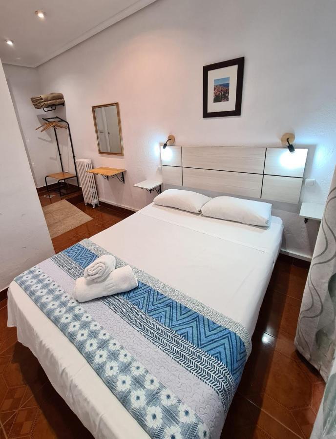Hostal Santa Barbara Madrid Esterno foto