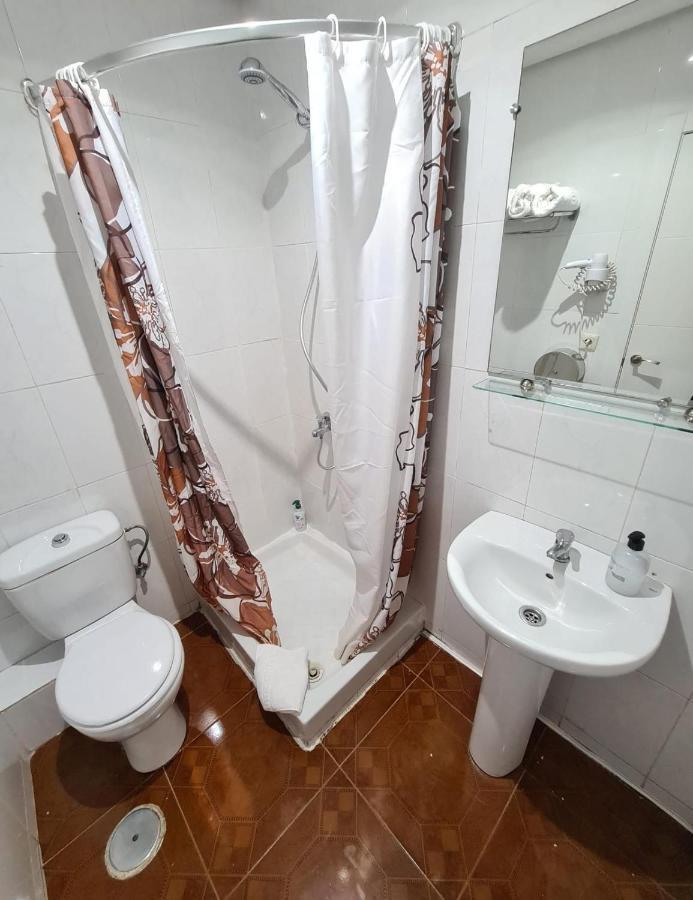 Hostal Santa Barbara Madrid Esterno foto